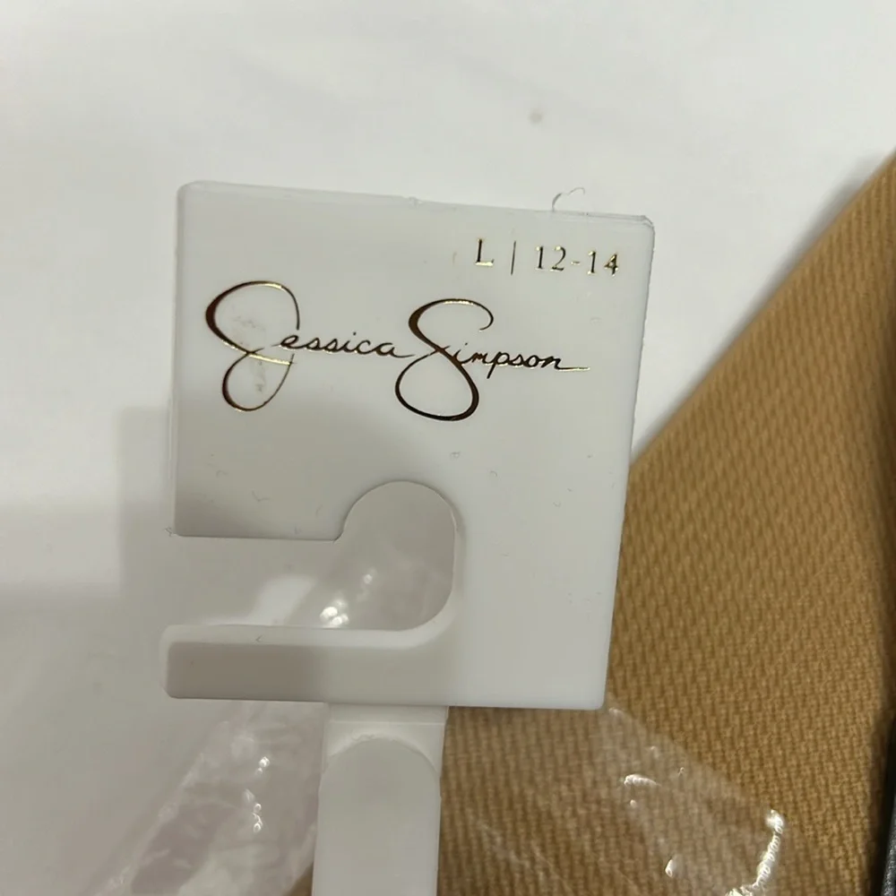 Jessica Simpson below question leave